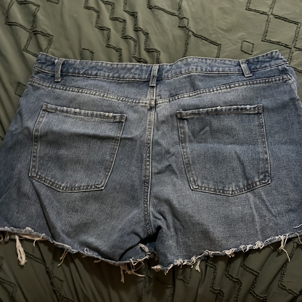 Jean shorts with red white and blue stars - Picture 4 of 4